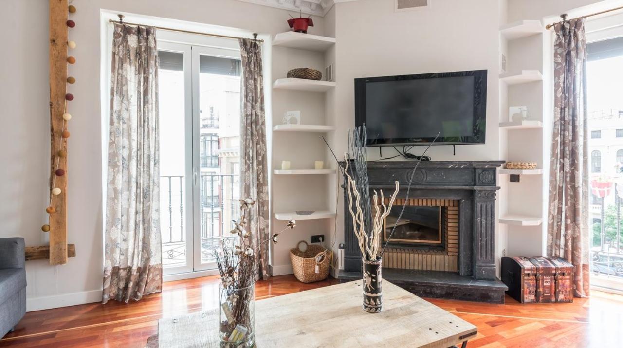 Puerta Del Sol Apartment Мадрид Екстериор снимка